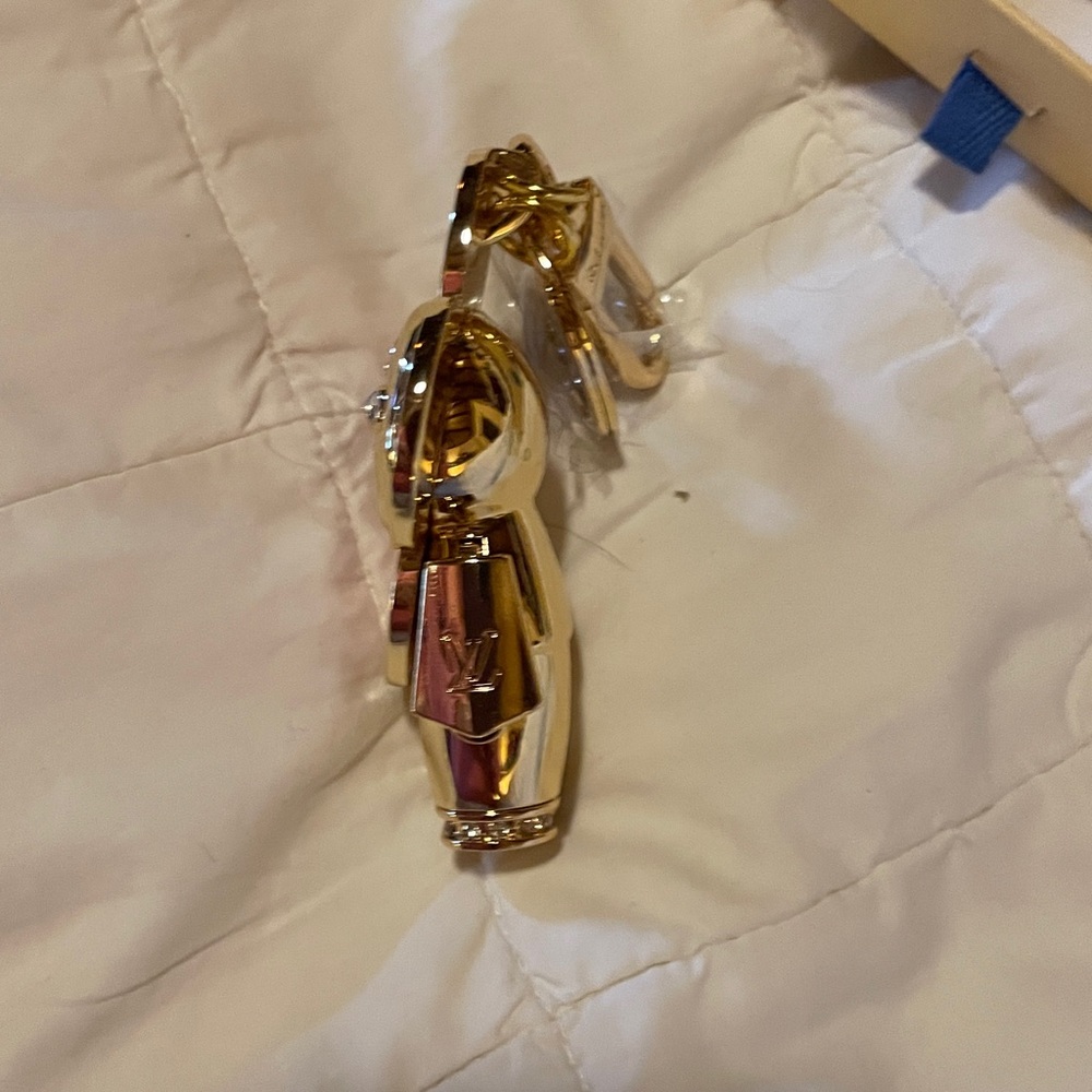 Louis Vuitton Red and Gold vivi bag charm key holder in new condition! - Picture 5 of 7